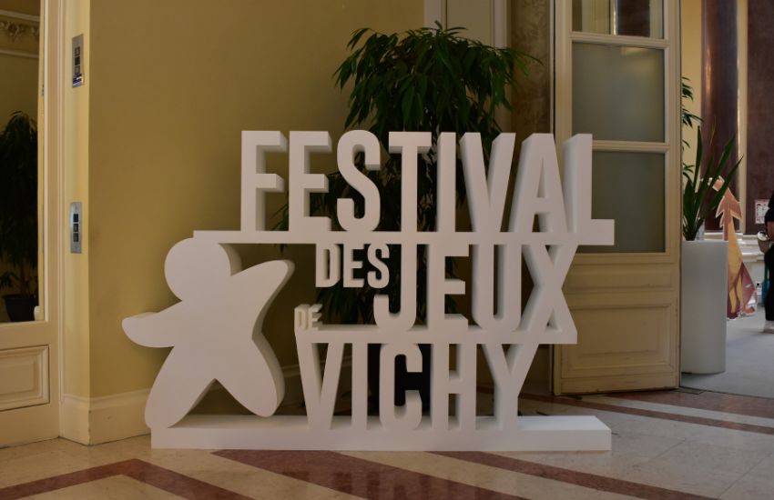 Photo d'un décor de signalétique intérieure en lettres polystyrène