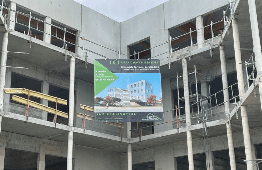 Photo d'une banderole publicitaire